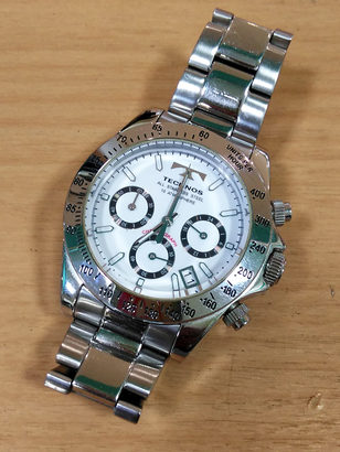 豊中庄内時計の電池交換テクノス Technos 時計修理オーバーホール分解掃除 靴修理 合鍵作製 時計電池交換 のお店 プラスワン 尼崎市 塚口 園田 伊丹市 昆陽 武庫之荘 大阪府 箕面市 池田市 川西市 豊中市 庄内 三国 十三 梅田 明石市 西明石市 大久保 加古川市 姫路市