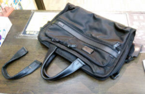トゥミ TUMI 鞄修理 バッグ修理 持ち手を交換 持ち手の作製