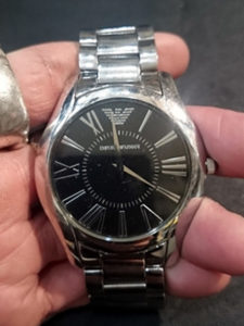 激安 時計の電池交換800円 税 エンポリオアルマーニemporio Armani腕時計の電池交換 靴修理合鍵作製時計の電池交換のお店靴修理求人正社員募集スタッフ募集 靴修理 合鍵作製 時計電池交換 のお店 プラスワン 兵庫県 西宮市 西宮北口 尼崎市 塚口 園田 伊丹市 昆陽