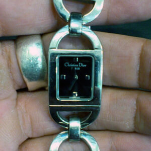 クリスチャンディオールChristian Diorの時計の電池交換