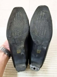 婦人靴のカカトの修理 ビブラムハーフソール