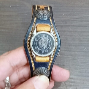 腕時計の電池交換 レディース ケイシイズ ケーシーズ kc's レザーブレス コンチョ ウォッチ 時計 レザークラフト