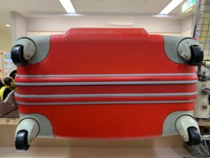 スーツケース、キャリーバッグのキャスター交換